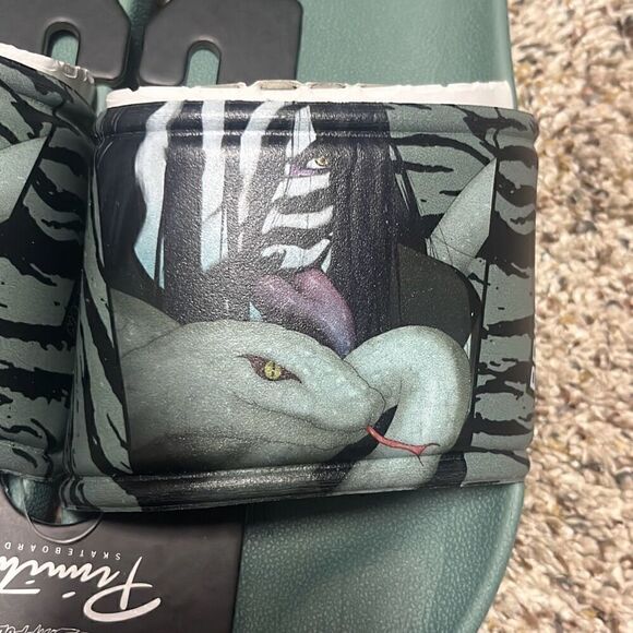 Primitive Mens 7M Naruto Serpent Snake Skateboarding Slides Sandals Green NWT - Picture 3 of 5
